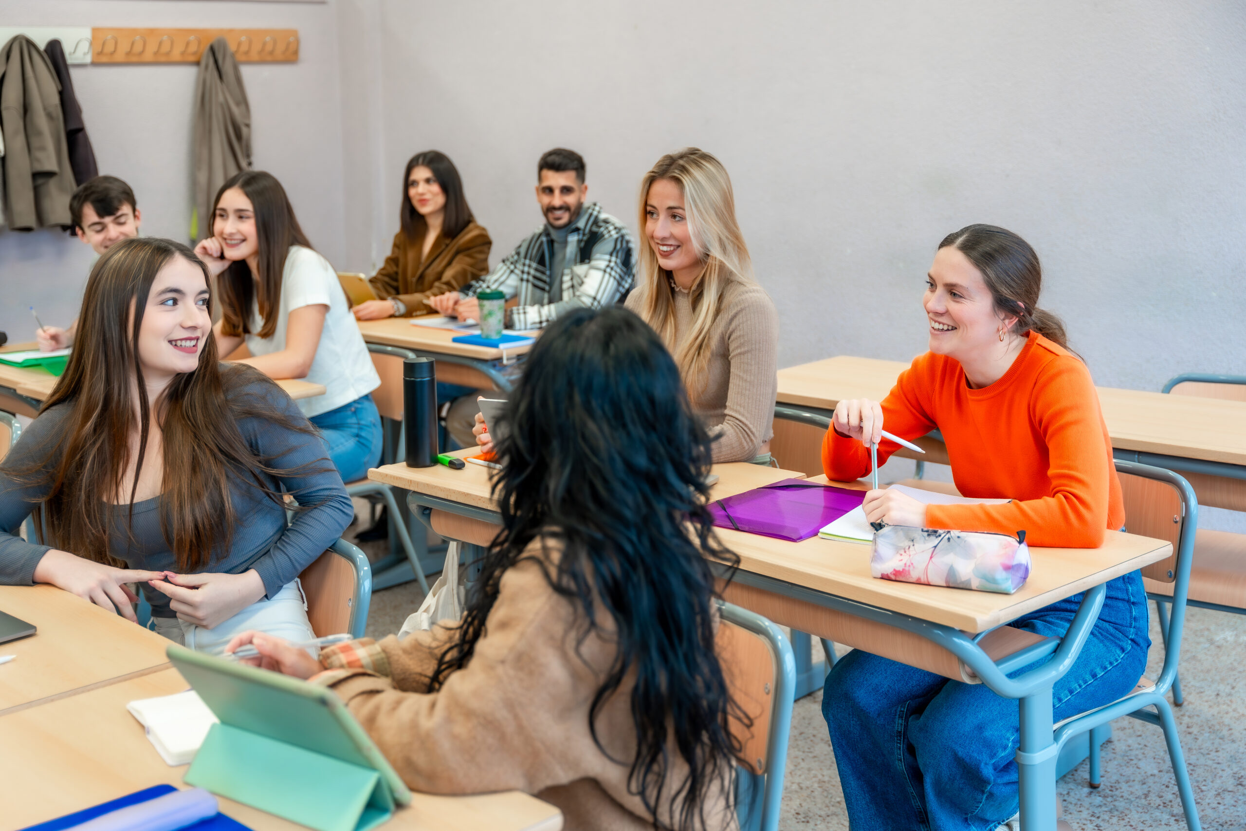 An innovative English course tailored to accelerate the improvement of spoken English skills efficiently and effectively